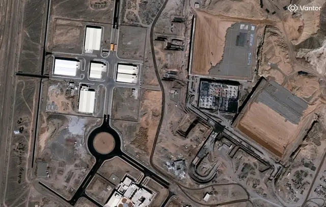 Imagen satelital de instalaciones nucleares en Irán en 2002.