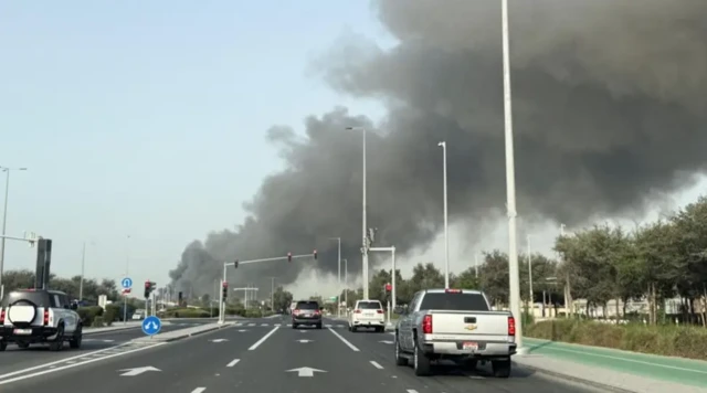 Qiiq ayaa ka kacay dekedda Zayed kadib weerar ay Iiraan ku qaadday Abu Dhabi Axadii