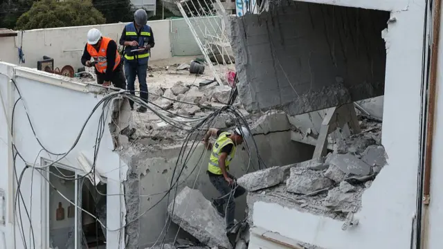 ایرانی حملوں سے اسرائیل میں ہونے والی تباہی کی ایک تصویر