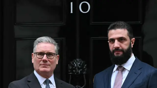 ব্রিটিশ প্রধানমন্ত্রী কিয়ের স্টারমার ও সিরিয়ার অন্তর্বর্তীকালীন প্রেসিডেন্ট আহমেদ আল শারা