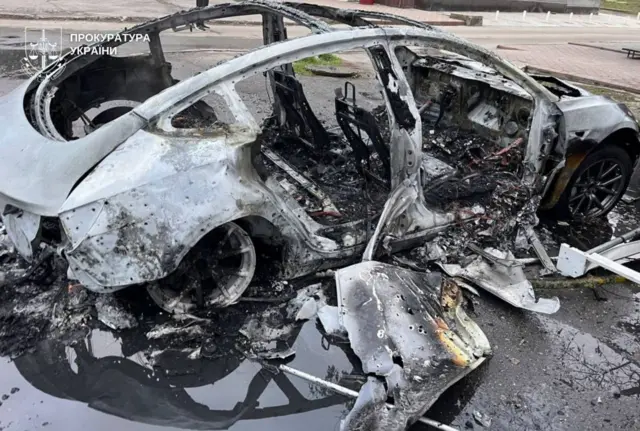 Сгоревший автомобиль