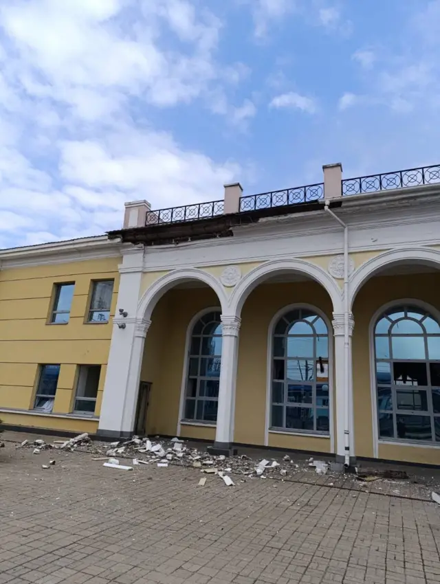 здание вокзала в Славянске