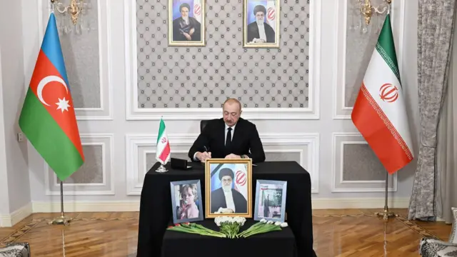 الهام علی‌اف دفتر یادبود سفارت ایران در باکو را امضا کرد