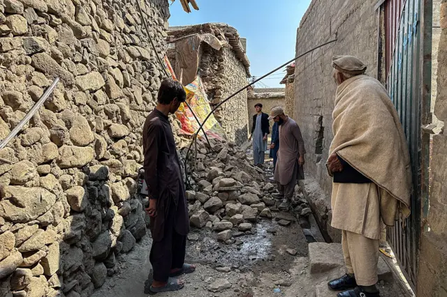 منزل تخریب شده در اثر جنگ میان پاکستان و حکومت طالبان