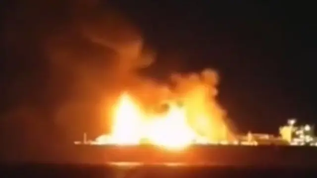 На судне начался сильный пожар — судя по видео, опубликованному изданием Times of Malta