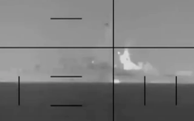 تصویری که کاخ سفید از هدف قرار گرفتن ناو دنا منتشر کرده است