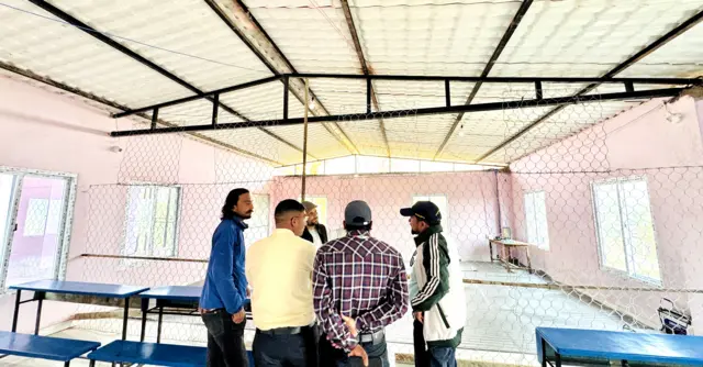 कैलाली क्षेत्र नं ३ स्थित घोडाघोडी बहुमुखी क्याम्पसको हलमा तारजाली र सीसीटीभीसहित तयार गरिएको मतगणनास्थल