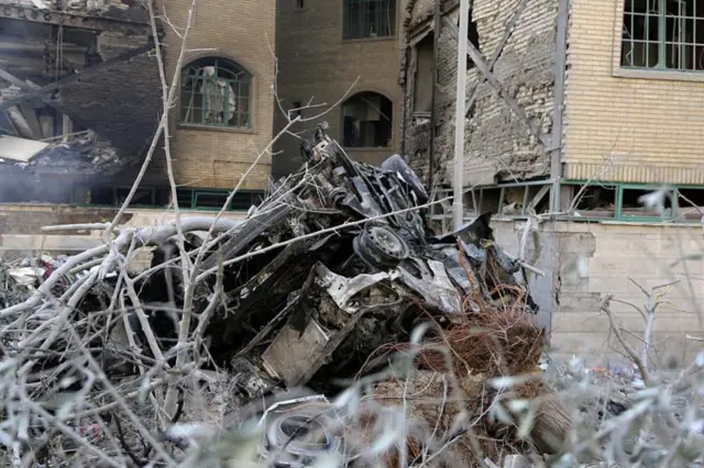 آثار القصف في طهران