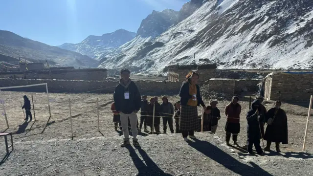 ४,३१० मिटर उचाइमा अवस्थित छार्का भोटको मतदान केन्द्र