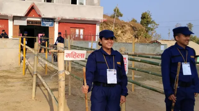 ओखलढुङ्गाको मानेभन्ज्याङस्थित एउटा मतदान केन्द्र