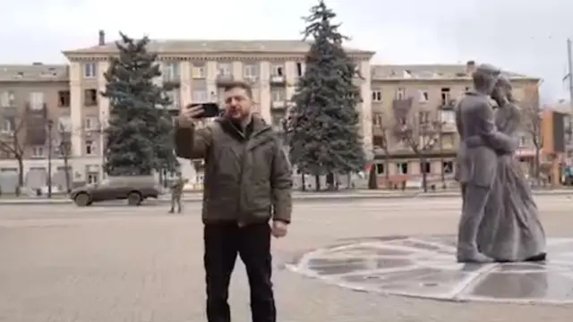 Скриншот видео (не очень высокого качества), опубликованного Зеленским