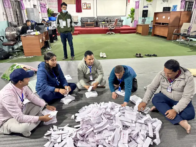 कास्कीमा मतगणना