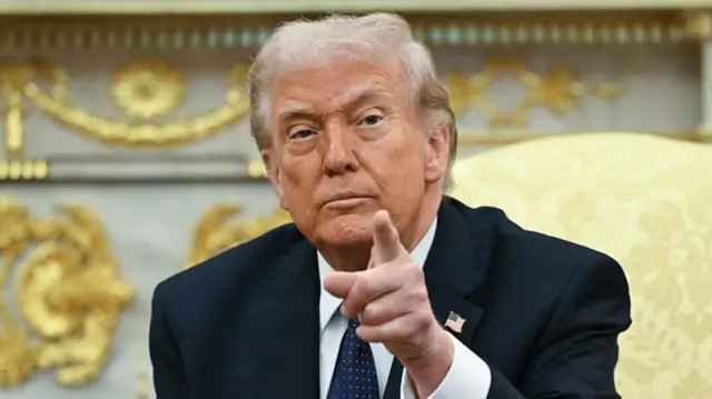 डोनाल्ड ट्रंप