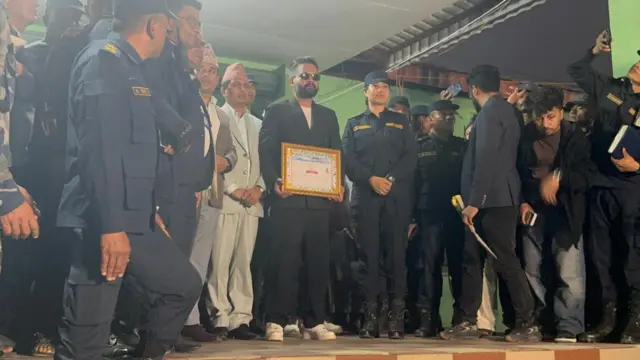 प्रमाणपत्रका साथमा बालेन