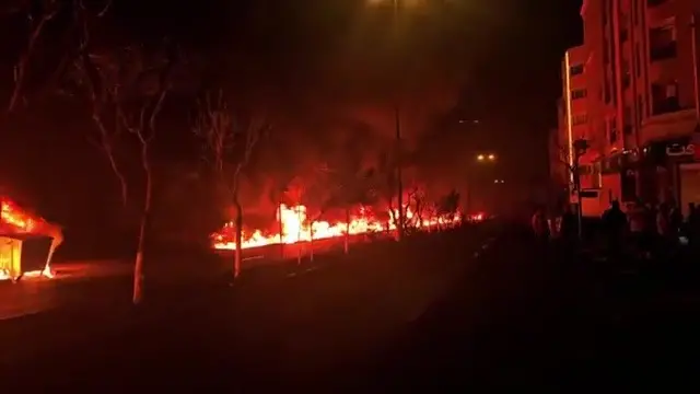 جاری شدن آتش در خیابان‌های تهران از پی نشت سوخت