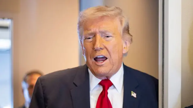 डोनाल्ड ट्रंप