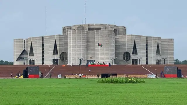 বাংলাদেশের জাতীয় সংসদ ভবন