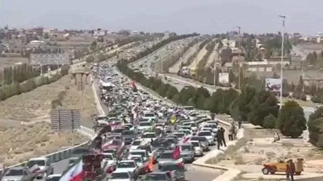 کاروان خودروها در کرمان