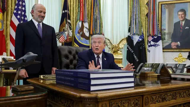 डोनाल्ड ट्रंप