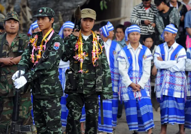 ကရင်တော်လှန်ရေးနေ့ အခမ်းအနားမြင်ကွင်း (ပုံဟောင်း)
