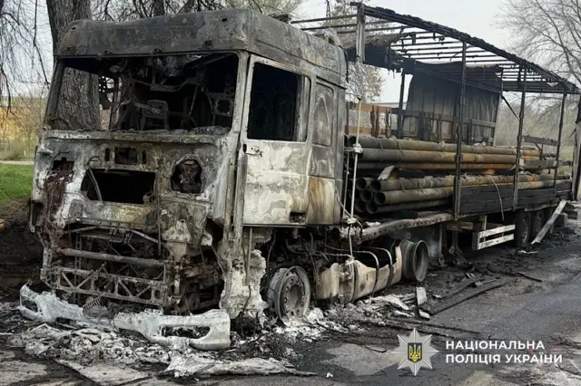 сгоревший грузовик