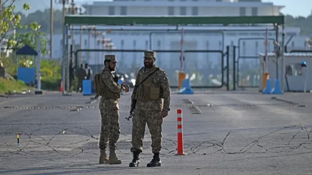 ඉස්ලාමාබාද්හි ආරක්ෂාව තර කෙරේ