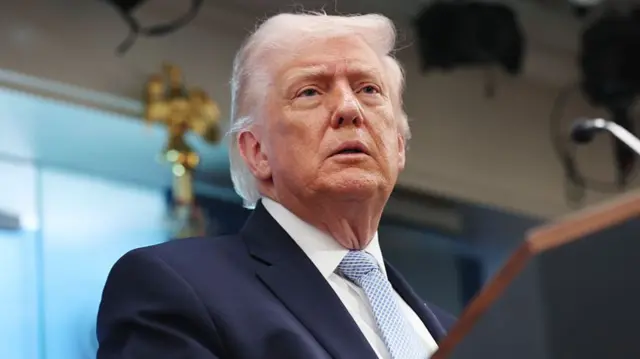 डोनाल्ड ट्रंप