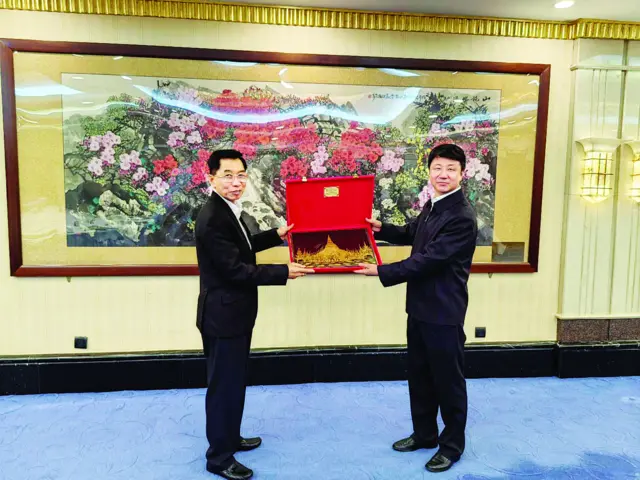 စွမ်းအင်ဝန်ကြီး ဦးကိုကိုလွင်နဲ့ ယူနန်ပြည်နယ်အုပ်ချုပ်ရေးမှူး