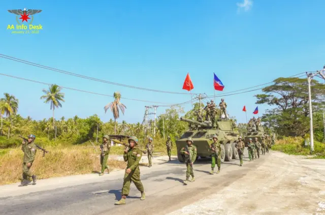 ရခိုင်-ဧရာဝတီအစပ်မှာတွေ့ရတဲ့ အေအေတပ်ဖွဲ့ဝင်တချို့ (ပုံဟောင်း)