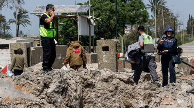 হামলার পরে সেতুর ধ্বংসপ্রাপ্ত অবস্থা