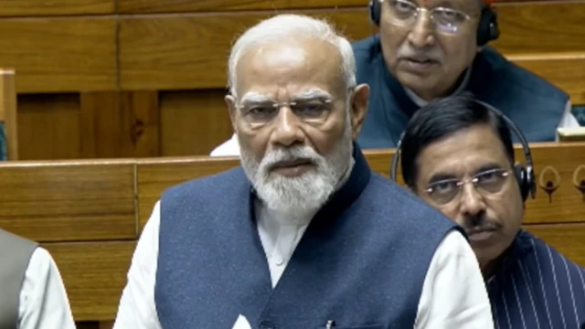 नरेंद्र मोदी