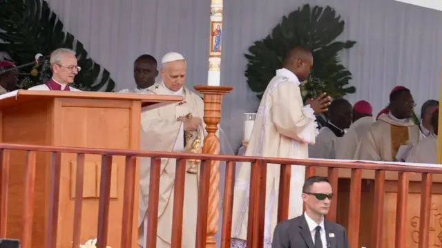 Umushumba wa kiliziya Gatolika ku isi, Papa Leo mu gitambo cya misa i Douala