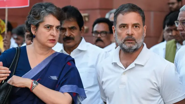 राहुल गांधी और प्रियंका गांधी