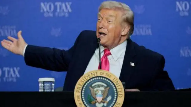 டொனால்ட் டிரம்ப்