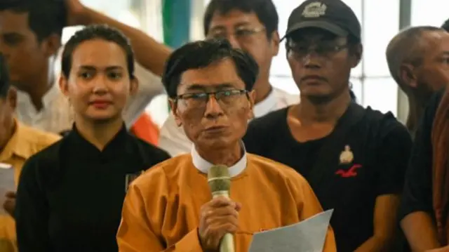 NLD ပါတီ ဗဟိုအလုပ်အမှုဆောင်အဖွဲ့ဝင် ဒေါက်တာမျိုးညွန့်