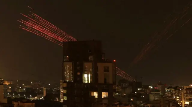 በቤይሩት ሰማይላይ የርችት ተኩስ የፈጠረው ብርሃን ታይቷል