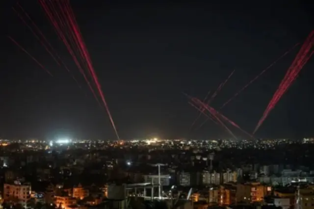 جنگ بندی کے آغاز کی خوشی میں ہوائی فائرنگ اور آتش بازی کرکے جشن