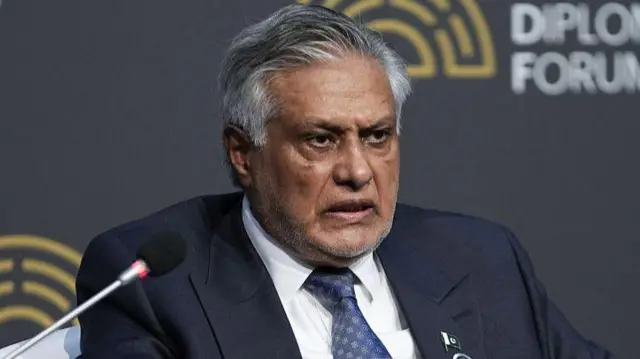 பாகிஸ்தான் வெளியுறவு அமைச்சர் இஷாக் தார்