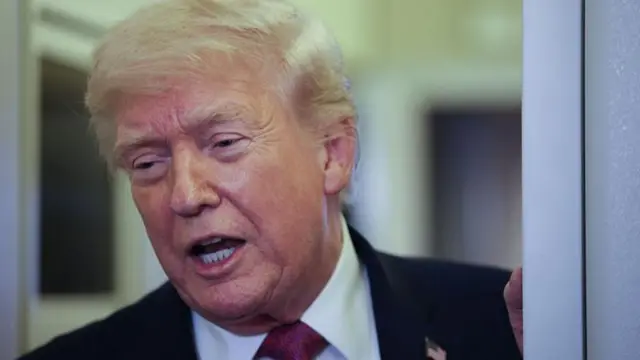 டொனால்ட் டிரம்ப்