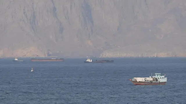 ብመጻብቦ ሆርሙዝ ብ18 ሚያዝያ ዝሓልፋ ዝነበራ መራኽብ