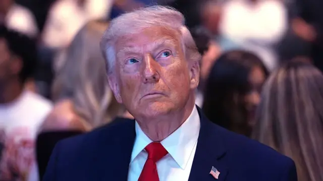 डोनाल्ड ट्रंप