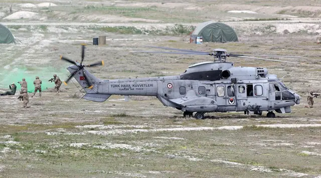 jirgin sojin Turkiyya