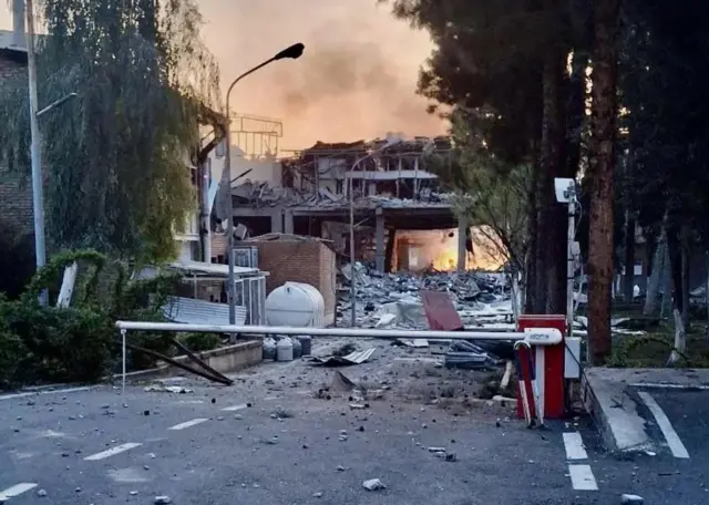 رسانه‌های ایران با انتشار این عکس از حمله به انستیتو پاستور خبر دادند