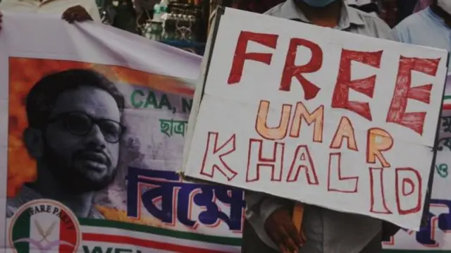 छात्र नेता और सामाजिक कार्यकर्ता उमर ख़ालिद सितंबर 2020 से ही जेल में बंद हैं (फ़ाइल फ़ोटो)