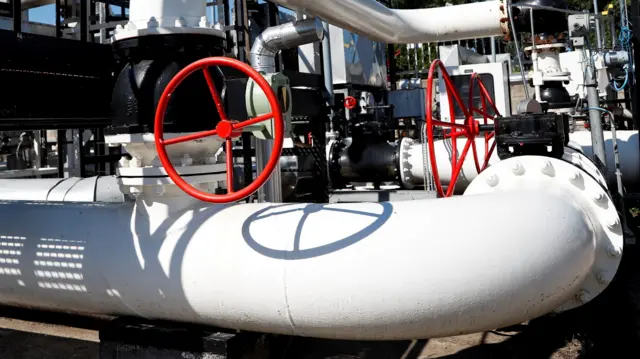 По нефтепроводу «Дружба» российская нефть поставляется в Венгрию и Словакию