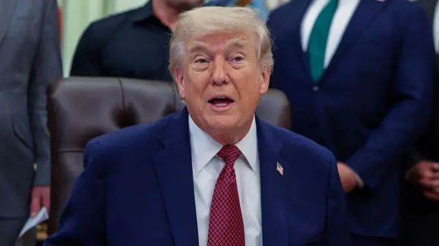 डोनाल्ड ट्रंप