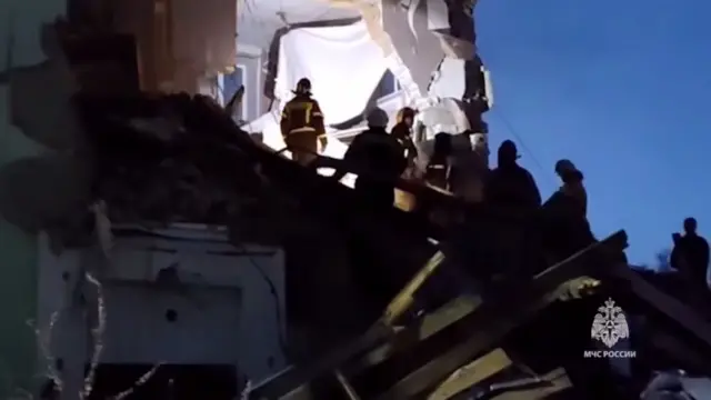 МЧС России опубликовало видео с частично разрушенным домом в Сызрани