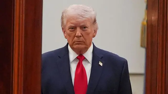 डोनाल्ड ट्रंप