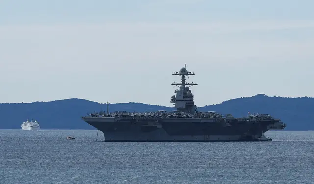 حاملة الطائرات الأمريكية يو إس إس جيرالد فورد