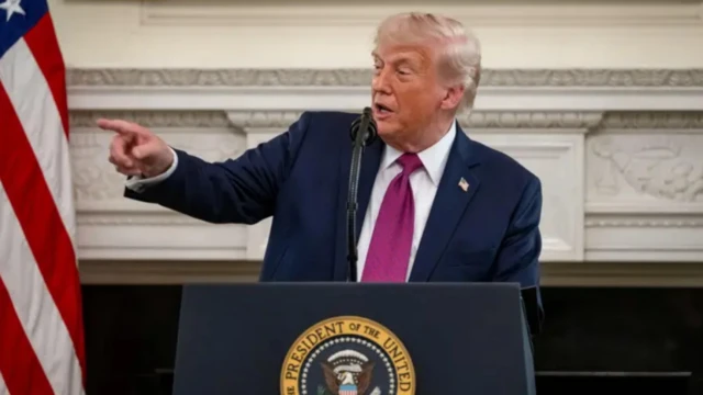 डोनाल्ड ट्रंप